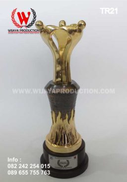 Contoh Piala Custom Murah