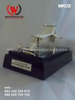 Miniatur Rumah Banjar