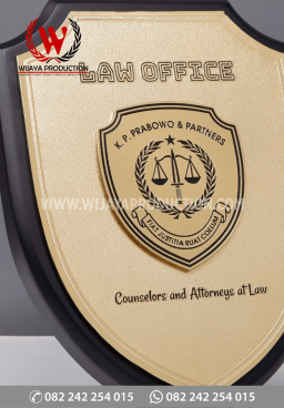 Plakat Kayu Law Office