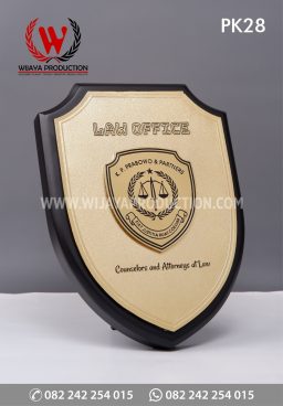 Plakat Kayu Law Office