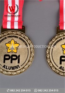 Detail Medali Emas PPI Alumni