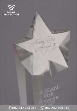 Plakat Kristal Asean Risk Awards