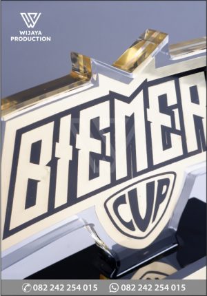 Detail Plakat Akrilik Biemers Cup UBM