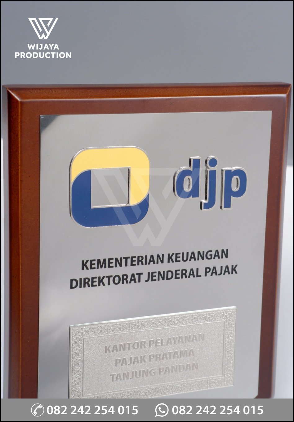 Detail Plakat Kayu Kementerian Keuangan DJP