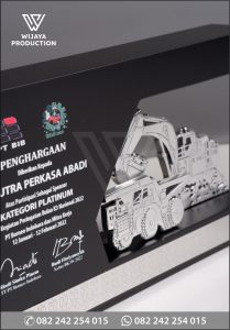 Detail Plakat Logam PT Borneo Indobara
