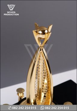 Souvenir Miniatur Tugu...