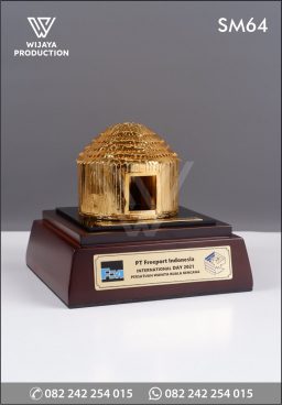 Souvenir Miniatur Ruma...