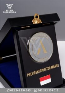 Detail Plakat Kayu President Director Awards