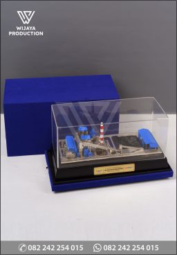 Souvenir Miniatur PT T...