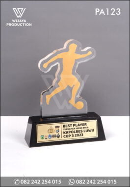 Plakat Akrilik Best Player Turnamen Sepakbola Kapolres Luwu Cup