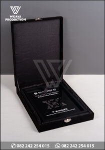 Box Plakat Kayu MW Agency Silver Winner Award