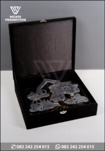 Box Plakat Logam Hinabi 40th