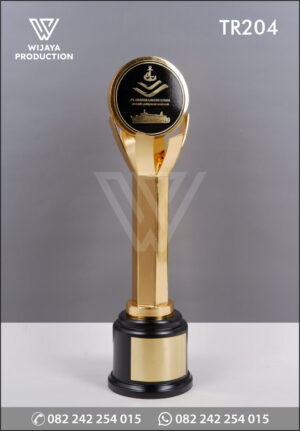 Piala Penghargaan PT Dharma Lautan Utama
