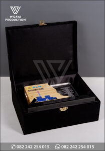 Box Plakat Kayu Akrilik PLN Nusantara Power