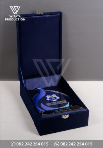 Box Plakat Akrilik Ucapan Terima Kasih dan Kenang Kenangan UPN Veteran Yogyakarta