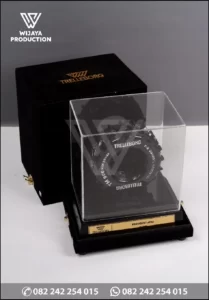 Box Souvenir Miniatur Trelleborg Wheel Systems