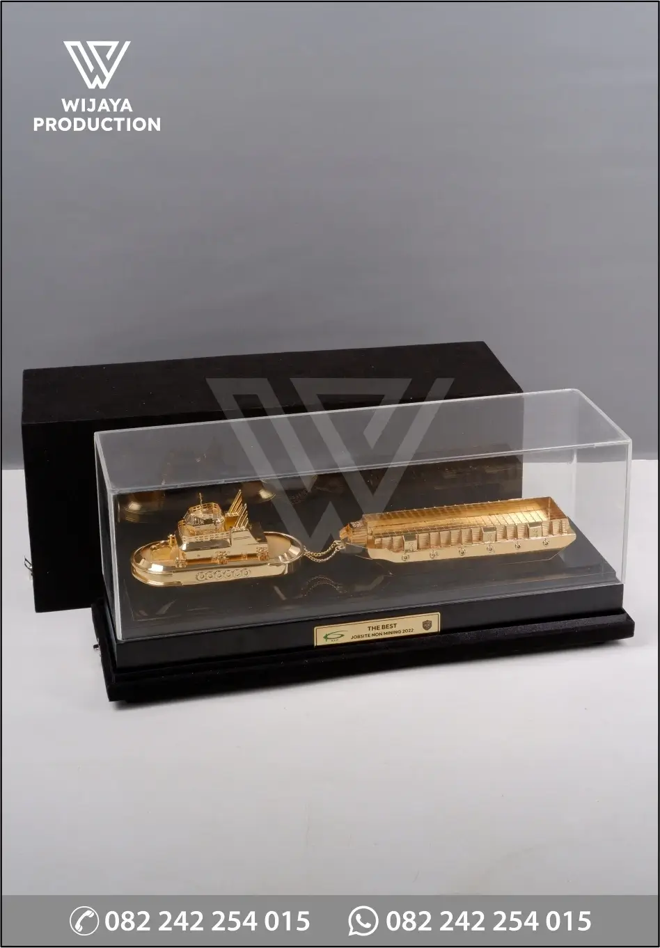 Box Souvenir Miniatur Kapal Tugboat Tongkang