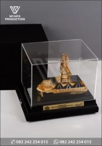 Box Souvenir Miniatur Kapal Tongkang Adaro Energy