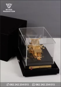 Box Souvenir Miniatur Adat Baanjung