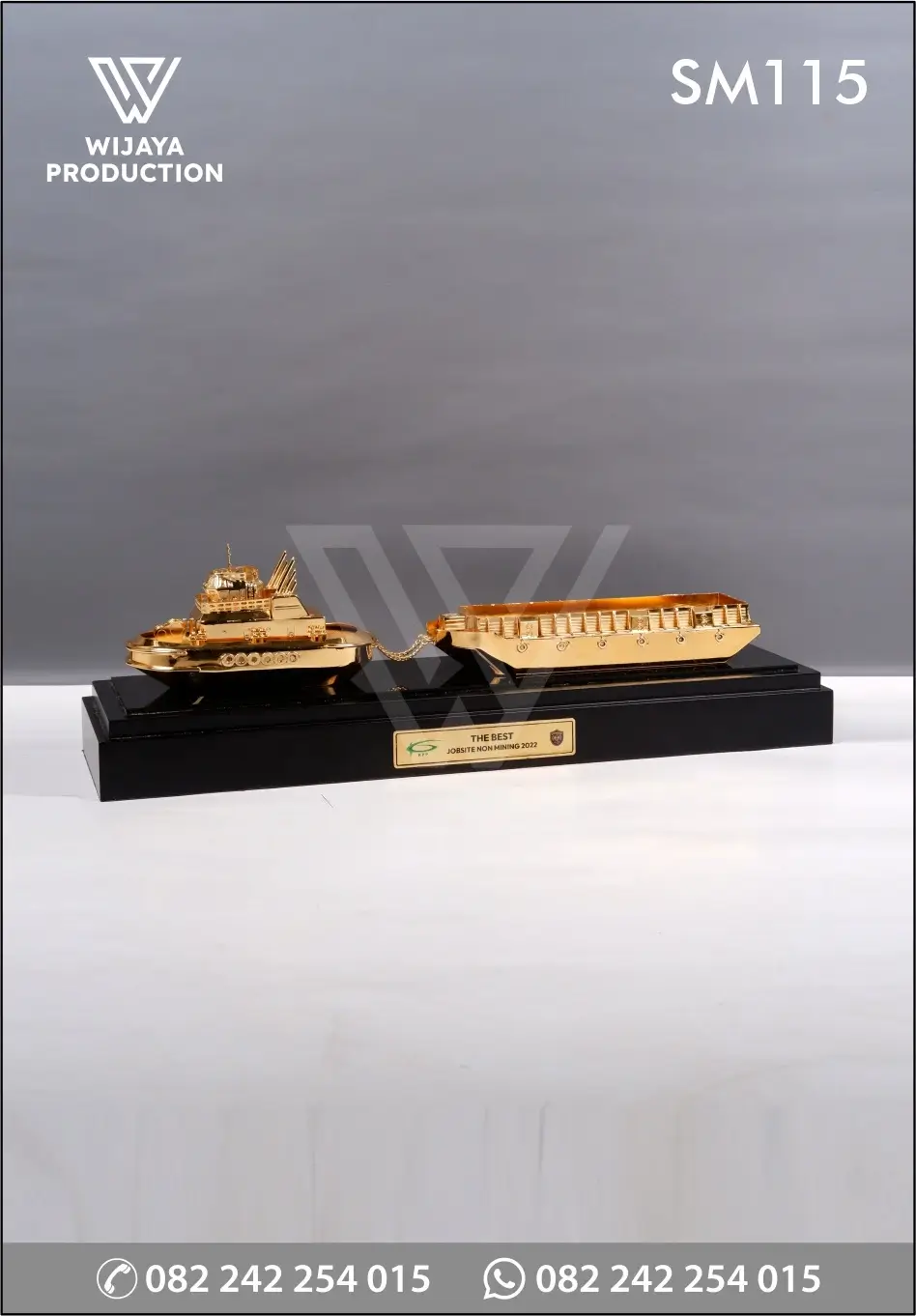 Souvenir Miniatur Kapal Tugboat Tongkang