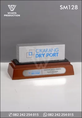 Souvenir Miniatur Cikarang Dry Port