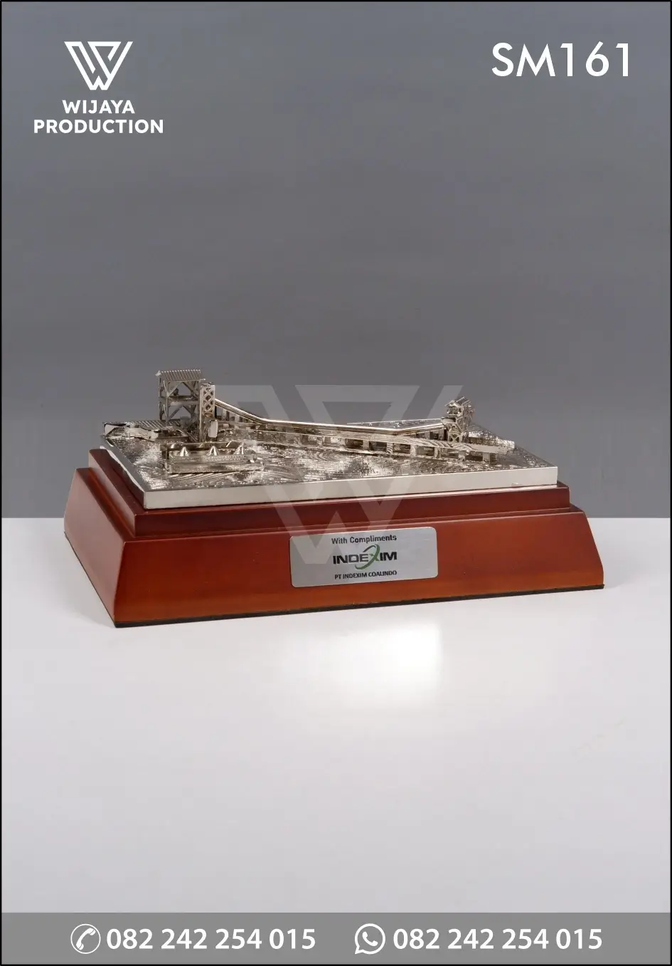Souvenir Miniatur Barge Loading Conveyor PT Indexim Coalindo