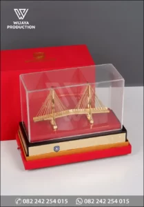 Box Souvenir Miniatur Jembatan Barelang