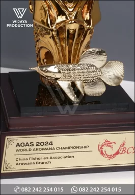 Trophy AGAS World Arow...