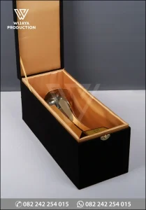 Box Piala Resin Helm Safety