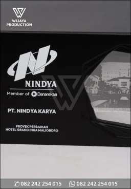 Plakat Kayu Akrilik PT Nindya Karya
