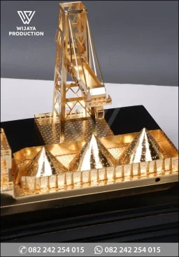 Miniatur Kapal Tongkan...