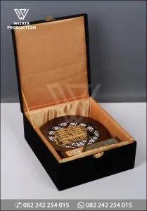 Box Plakat Kayu 66th Dies Natalis UPNVY