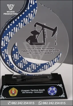 Plakat Akrilik Kenang Kenangan UPNVY