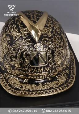 Souvenir Helm Ukir Pam...
