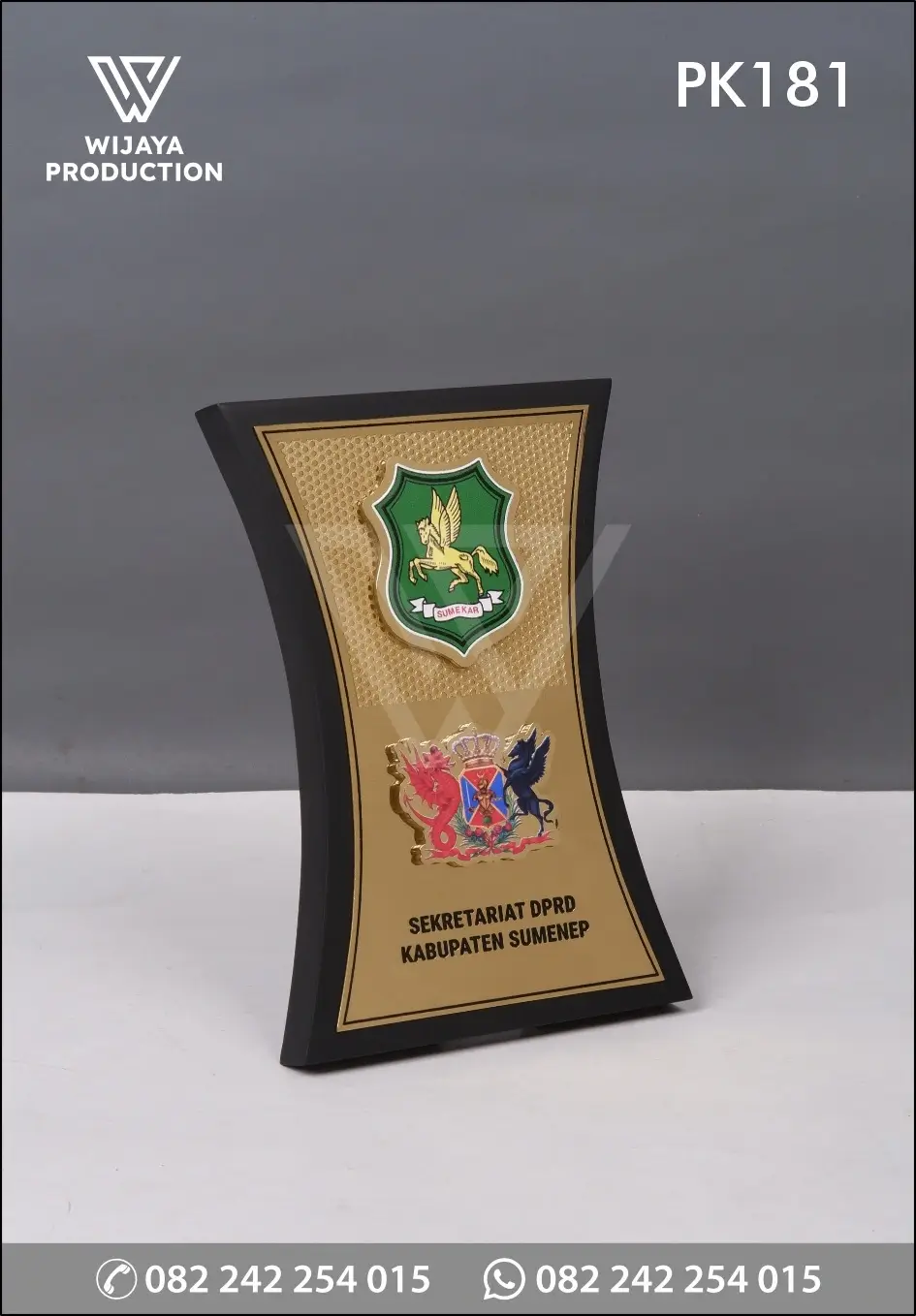 Plakat Kayu Sekretariat DPRD Kabupaten Sumenep
