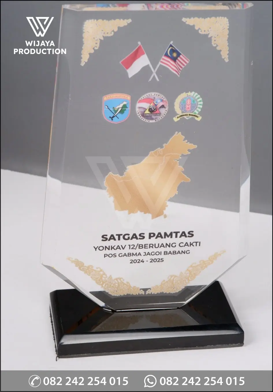 Detail Plakat Akrilik Satgas Pamtas Yonkav 12/Beruang Cakti