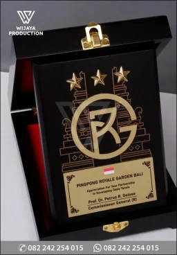Plakat Kayu Box Pingpong Royale Garden Bali