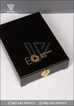 Plakat Kayu Box EO Indonesia East