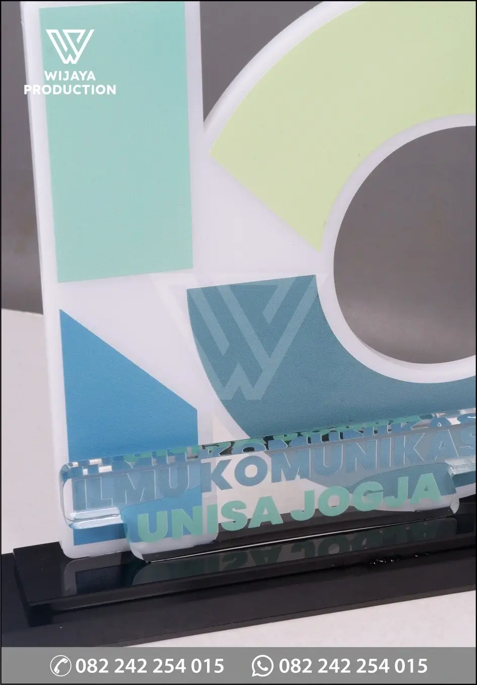 Detail Plakat Akrilik Ilmu Komunikasi Unisa Jogja