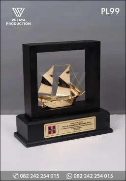 Plakat Logam Kapal Pinisi PT Harsen Laboratories