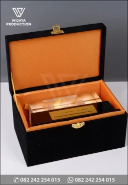 Plakat Kristal Pertamina Hulu Indonesia Regional 3 Zona 9