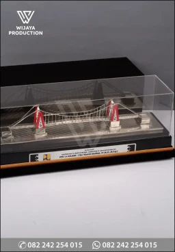 Miniatur Jembatan Gant...