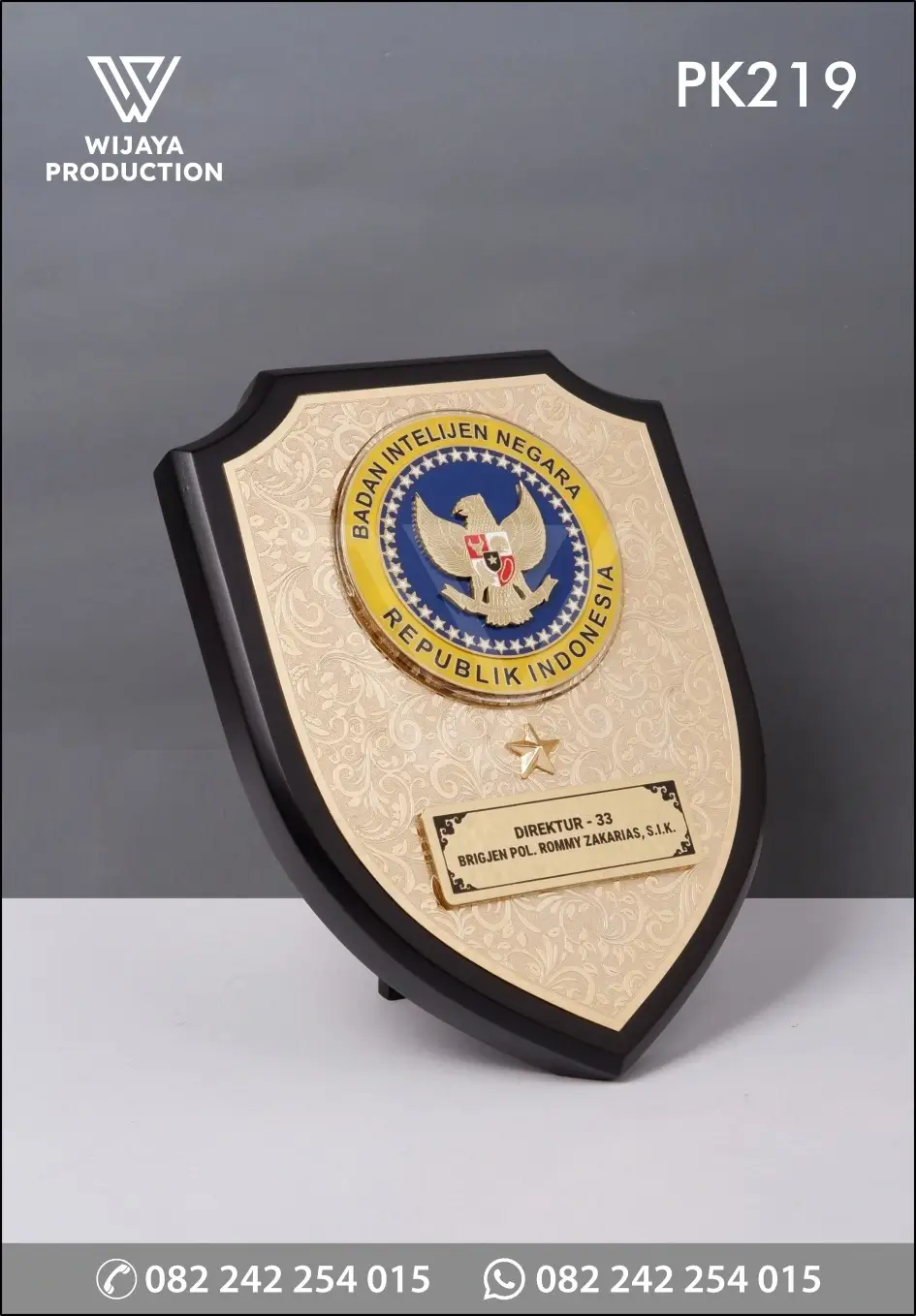 Plakat Kayu Perisai BIN