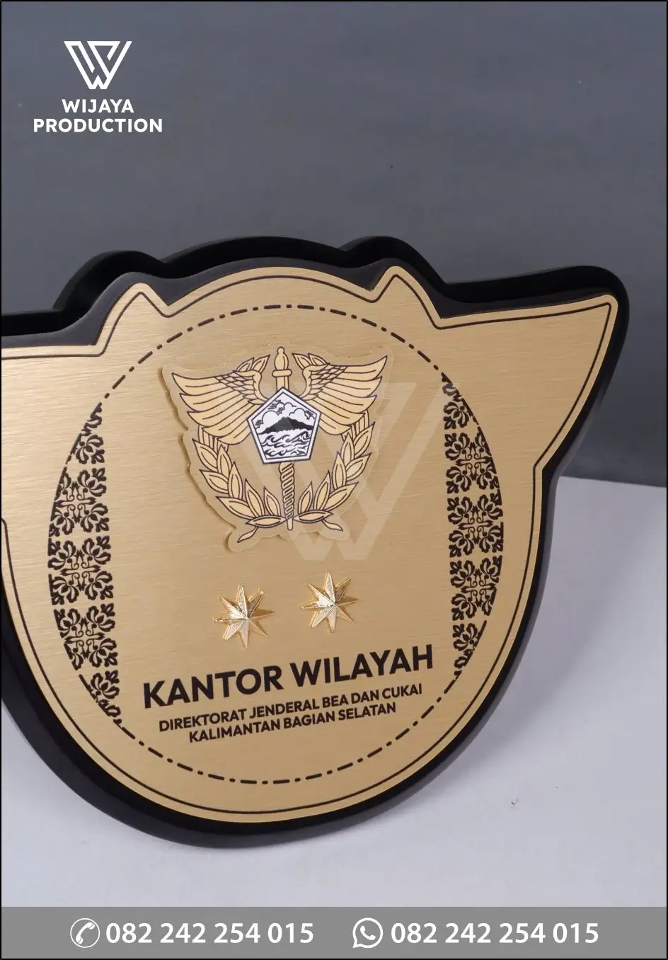 Detail Plakat Kayu Logam Kantor Wilayah DJBC Kalimantan Bagian Selatan