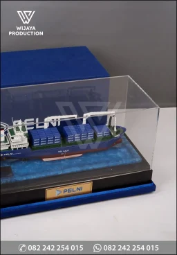 Miniatur Custom Kapal Kargo Kontainer Pelni