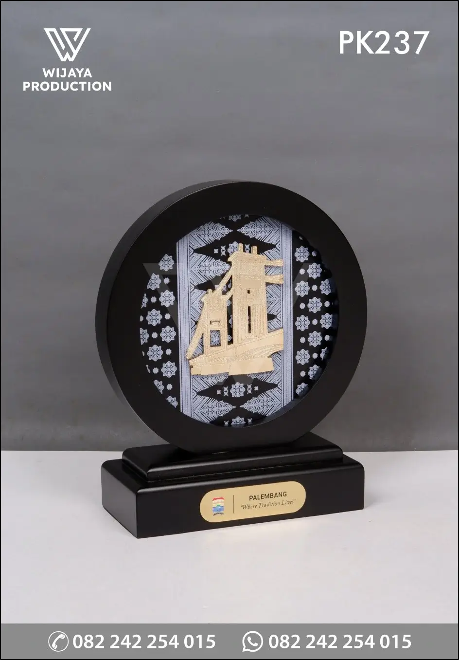 Plakat Kayu Bulat Ikon Ampera Palembang