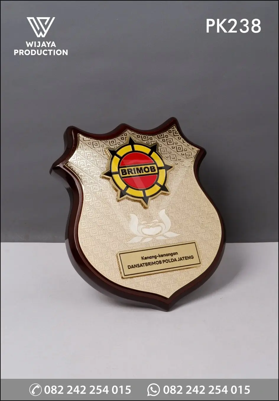 Plakat Kayu Perisai Kenang-Kenangan DANSATBRIMOB Polda Jateng
