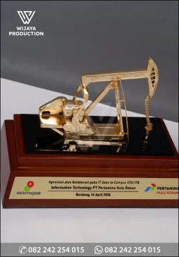 Miniatur Pompa Ang...