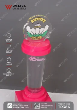 Piala Juara Lomba ...