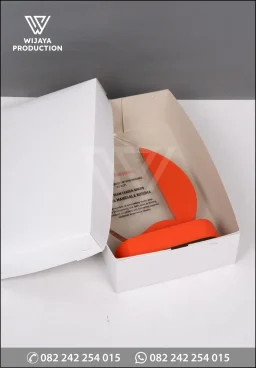 Plakat Akrilik Penghargaan Karyawan Terbaik – Shopee